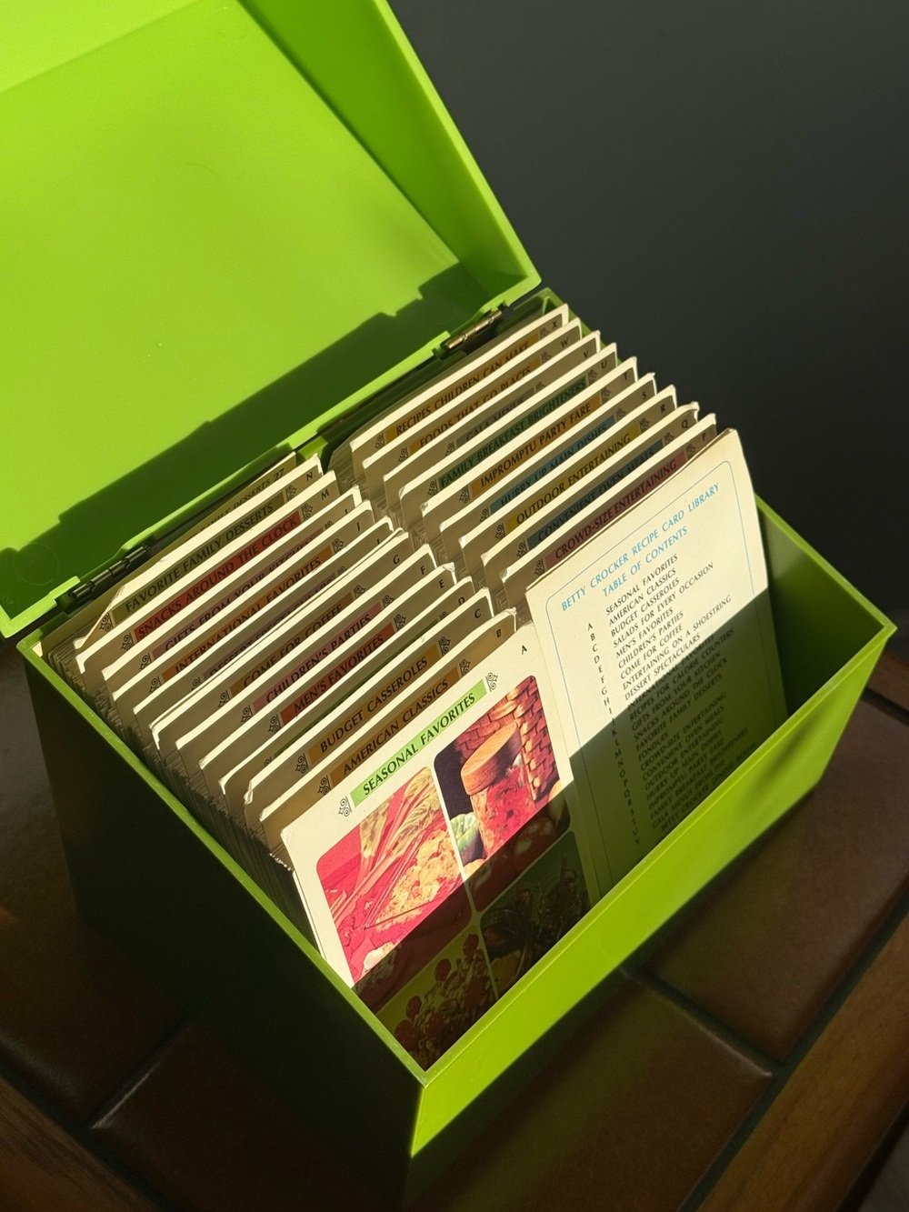 Vintage c1971 Complete Betty Crocker Recipe Card Library With Green Storage Box